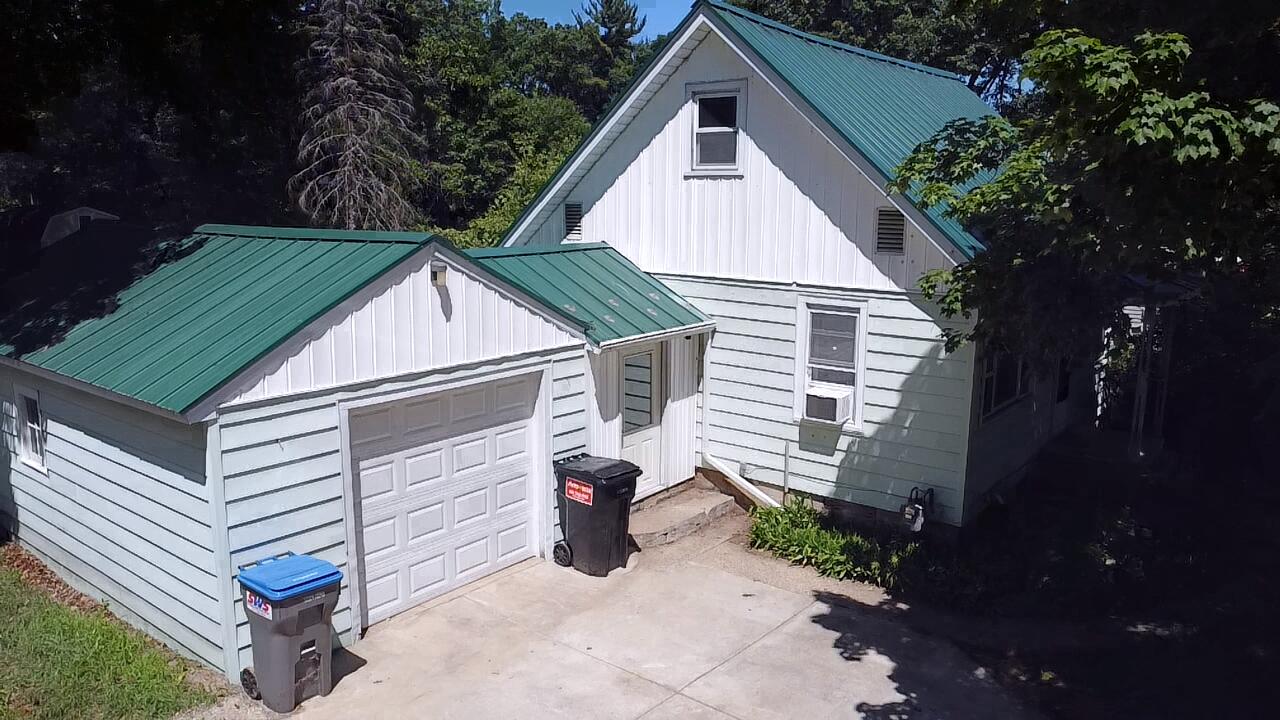 575 South Wolf Lake Road Muskegon, MI 49442 - Photo 3 of 55 2026-07-14-12-37-18-437