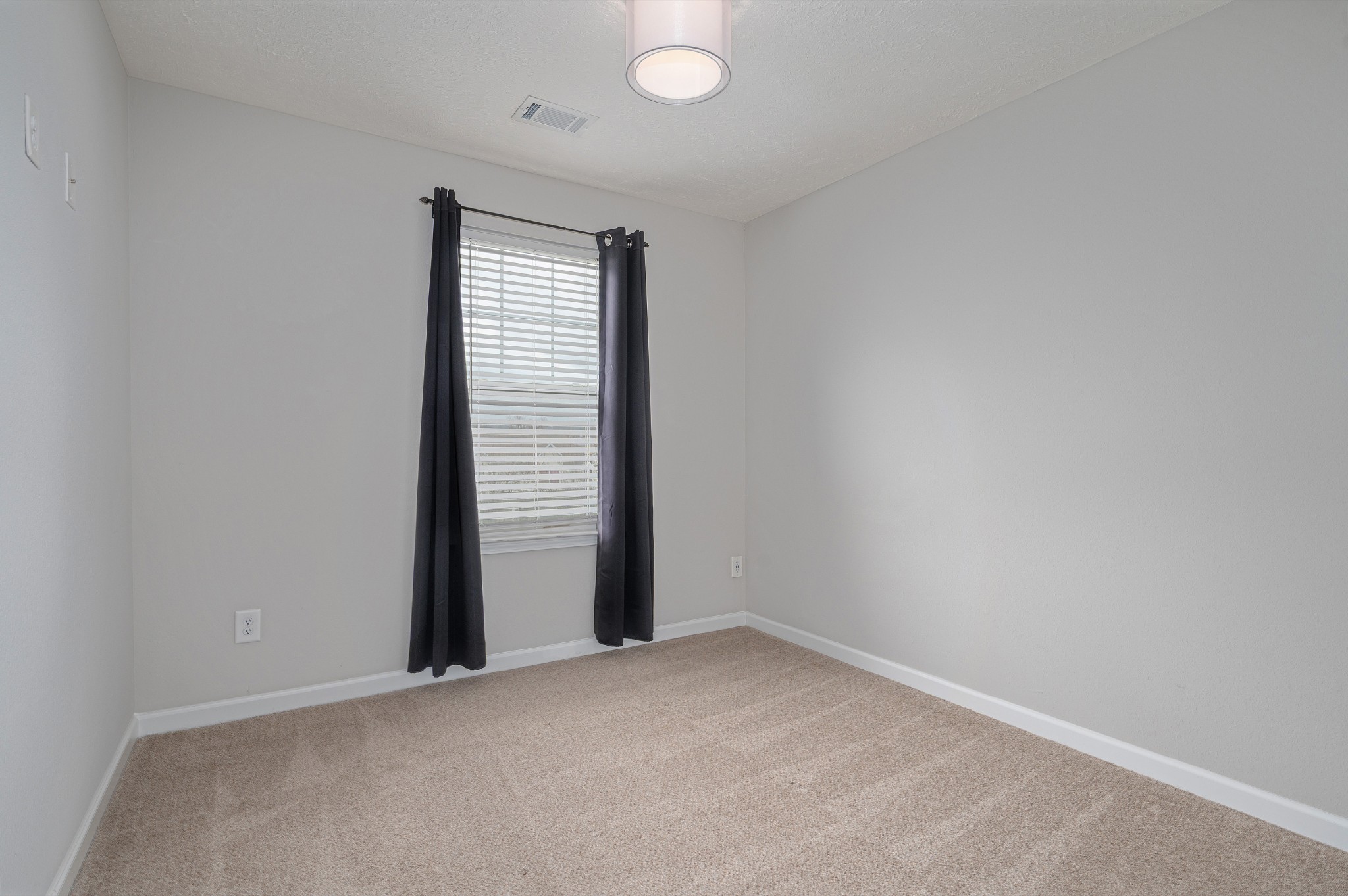 118 Ramsden Avenue La Vergne, TN 37086 - Photo 20 of 24 an empty room with a window
