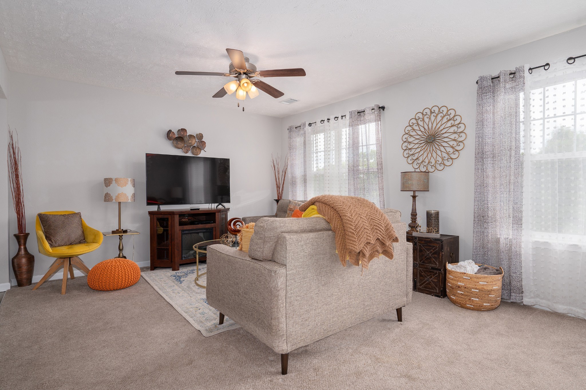 118 Ramsden Avenue La Vergne, TN 37086 - Photo 9 of 33 a living room with furniture and a flat screen tv