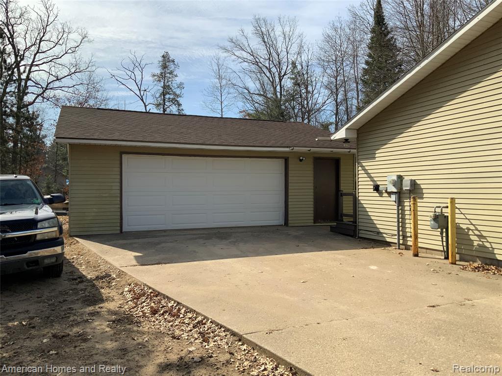 1088 Bluetick Road St. Helen, MI 48656 - Photo 4 of 21