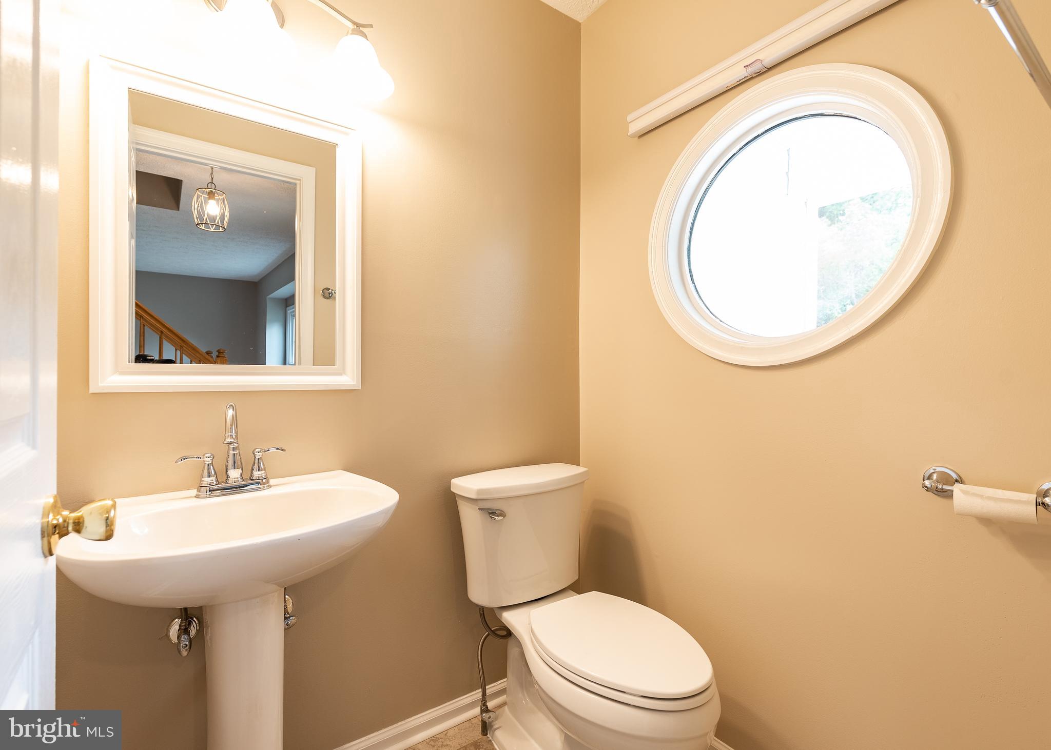 3200 Magnolia Ridge Road Annapolis, MD 21403 - Photo 12 of 31 Powder Room