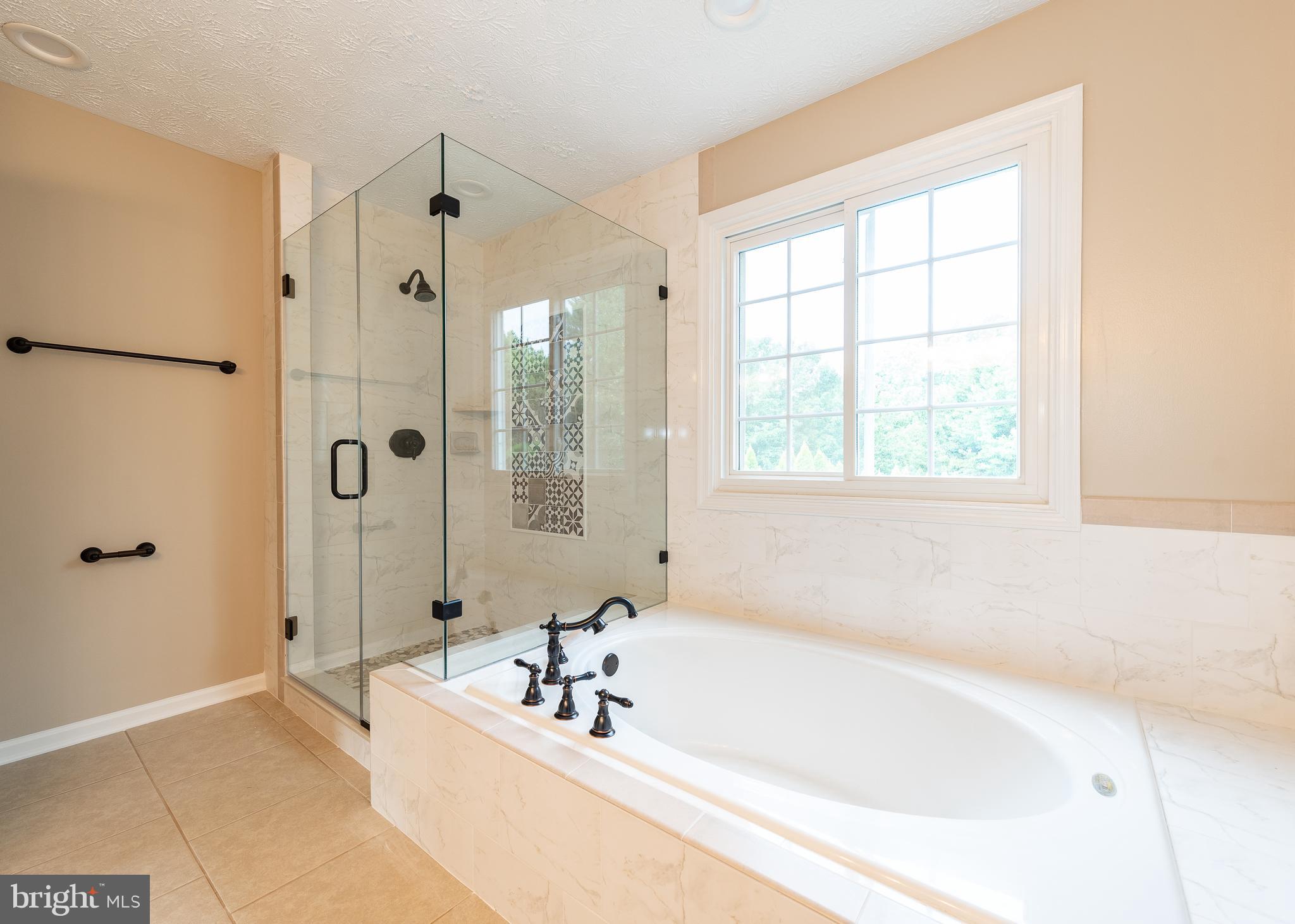 3200 Magnolia Ridge Road Annapolis, MD 21403 - Photo 17 of 31 Master Bath