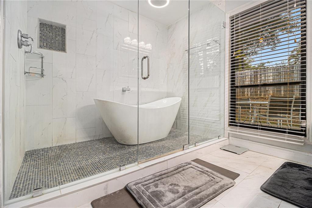 3211 Olde Dekalb Way Atlanta, GA 30340 - Photo 21 of 38 a view of a bathtub in a room