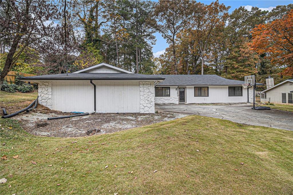 3211 Olde Dekalb Way Atlanta, GA 30340 - Photo 34 of 38 a house view with a outdoor space