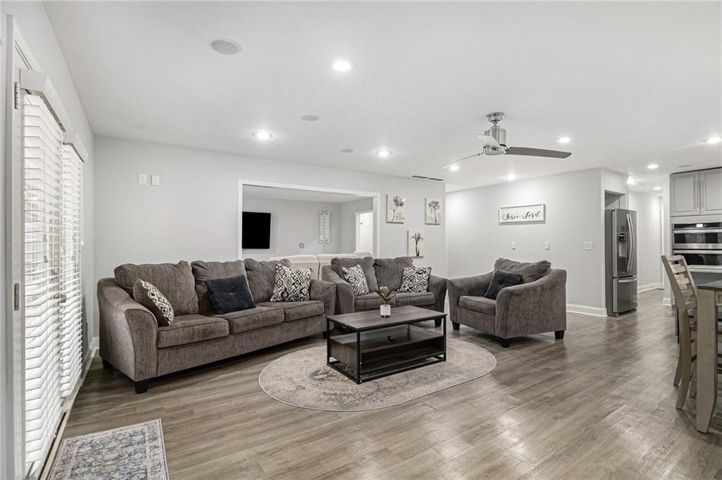3211 Olde Dekalb Way Atlanta, GA 30340 - Photo 10 of 38 a living room with furniture