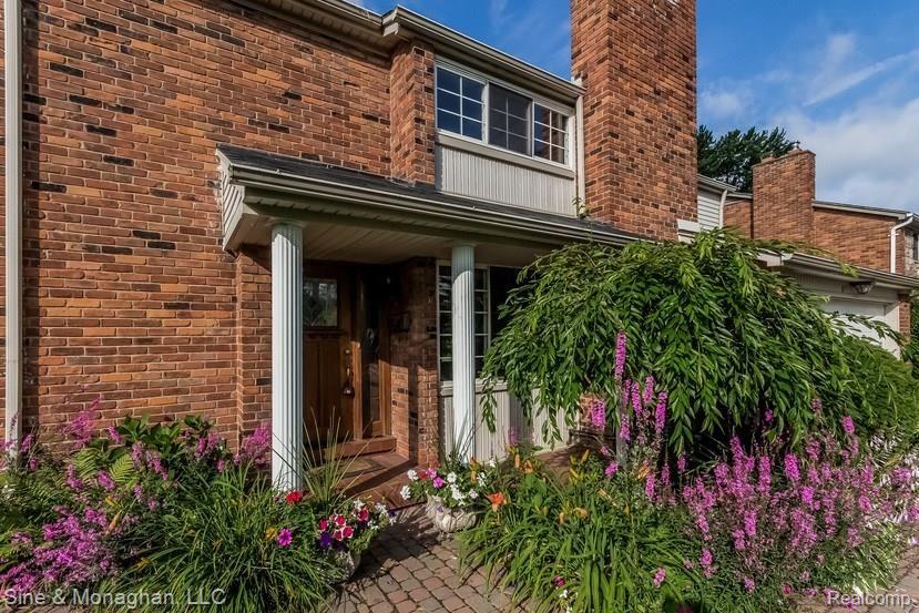 845 Cook Road Grosse Pointe, MI 48236 - Photo 5 of 48 005-Front_Entrance-1898111-small.jpg