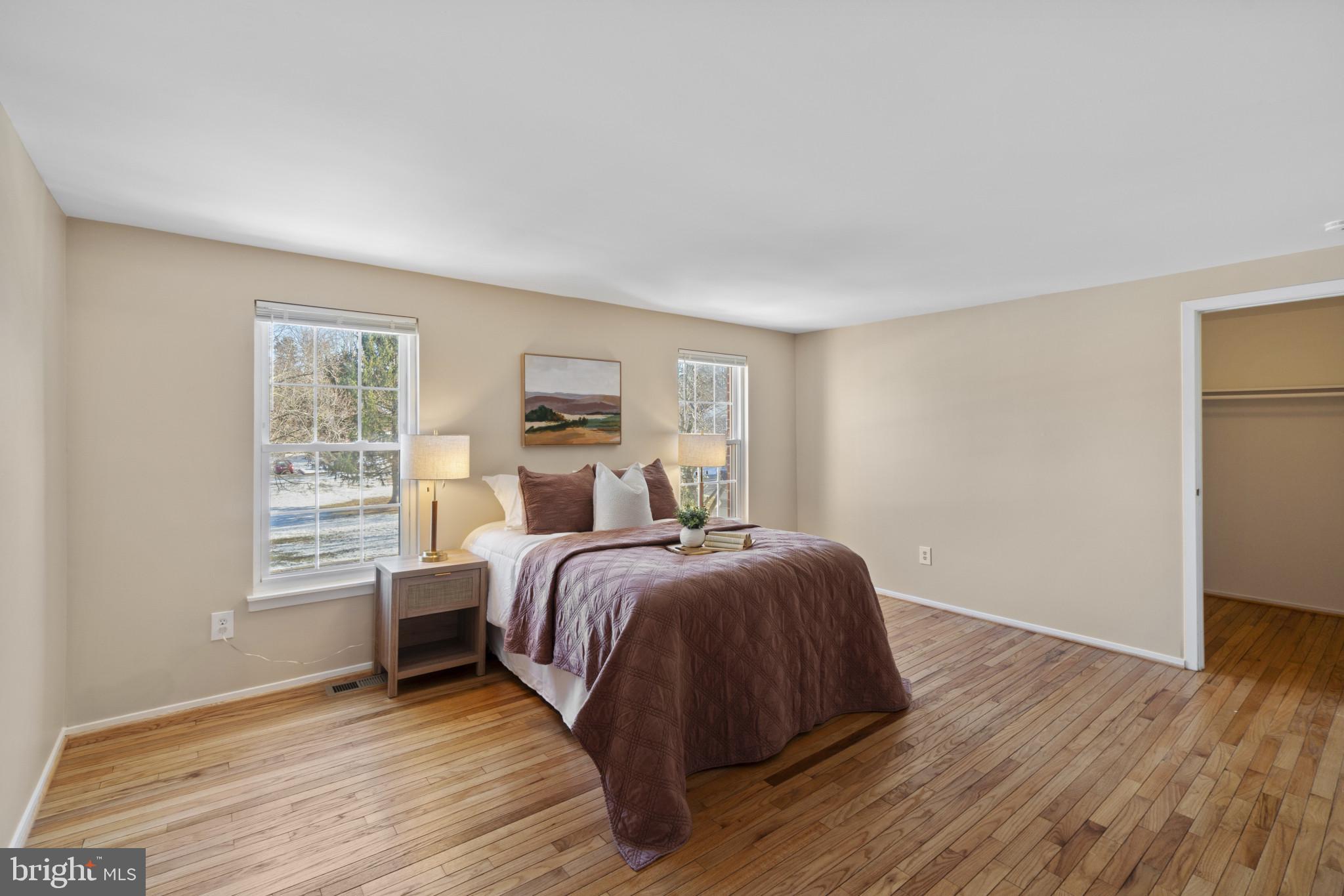 2 Warren Common Cockeysville, MD 21030 - Photo 19 of 26 Spacious master suite with ample natural light