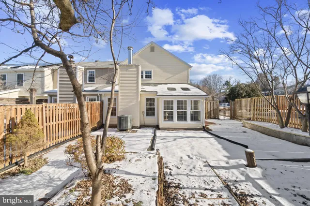 $410,000 | 2 Warren Common, Cockeysville, MD 21030