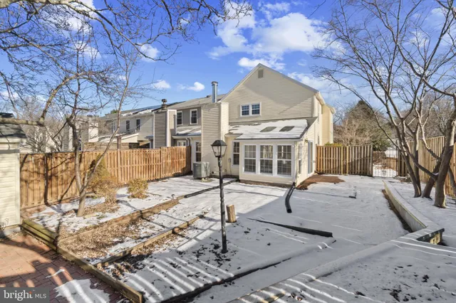 $410,000 | 2 Warren Common, Cockeysville, MD 21030