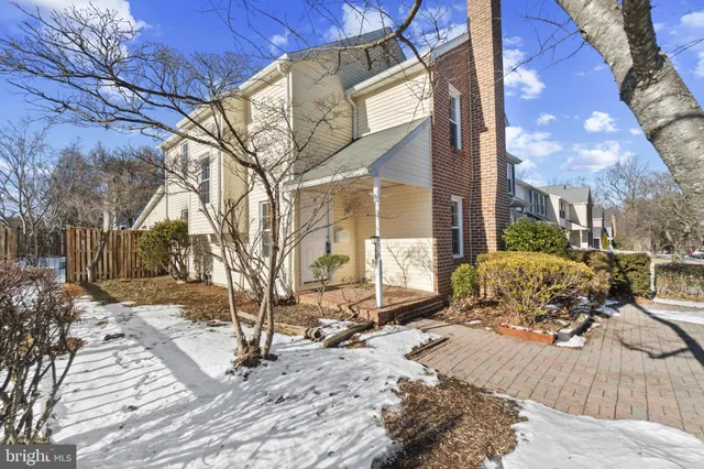 $410,000 | 2 Warren Common, Cockeysville, MD 21030