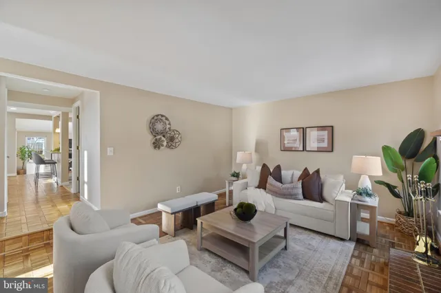 $410,000 | 2 Warren Common, Cockeysville, MD 21030