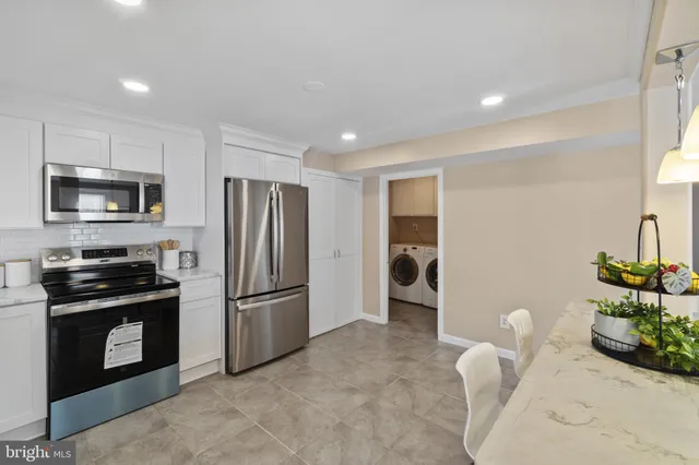 $410,000 | 2 Warren Common, Cockeysville, MD 21030