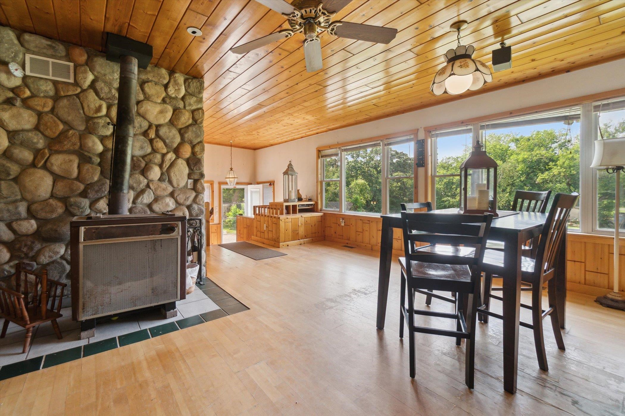 2611 S Road Burlington, WI 53105 - Photo 17 of 78