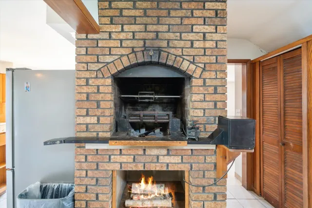 $500,000 | 2611 S Road, Burlington, WI 53105