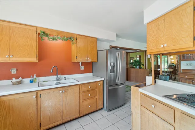 $500,000 | 2611 S Road, Burlington, WI 53105