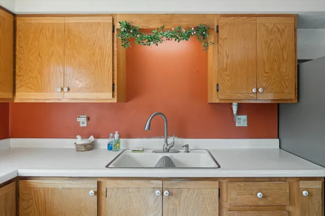 $500,000 | 2611 S Road, Burlington, WI 53105