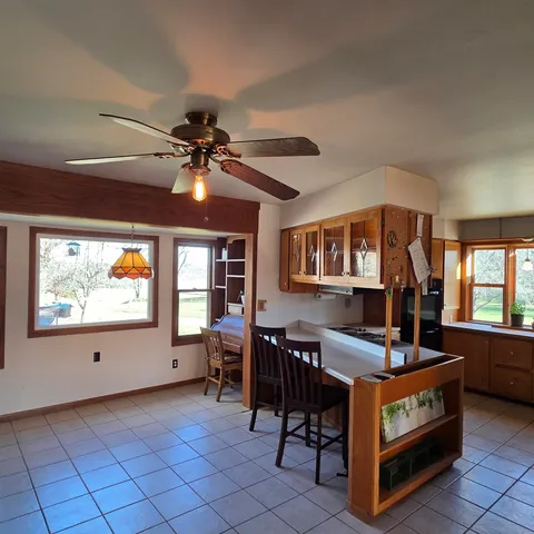 $500,000 | 2611 S Road, Burlington, WI 53105