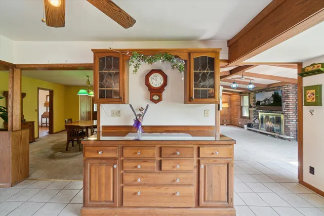 $500,000 | 2611 S Road, Burlington, WI 53105