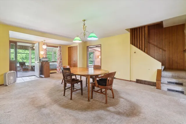 $500,000 | 2611 S Road, Burlington, WI 53105