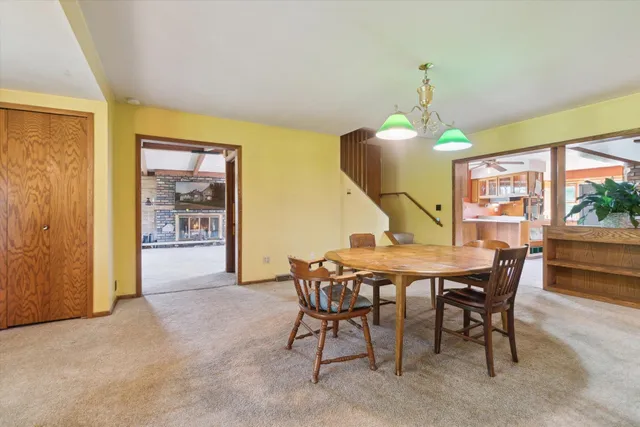 $500,000 | 2611 S Road, Burlington, WI 53105