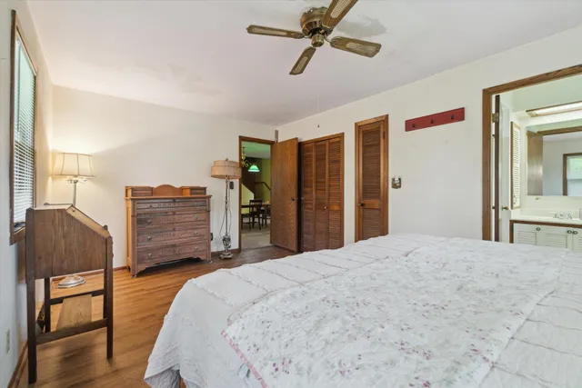 $500,000 | 2611 S Road, Burlington, WI 53105