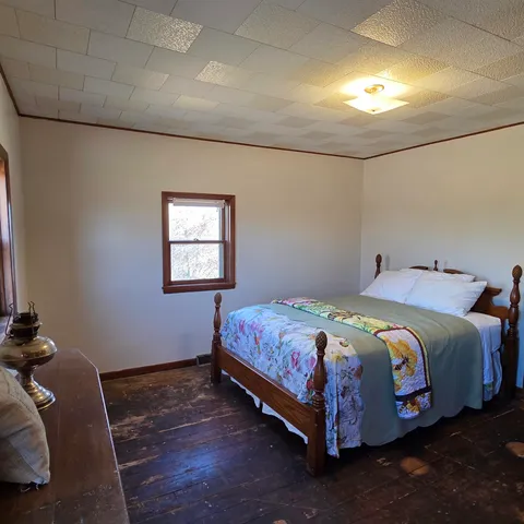 $500,000 | 2611 S Road, Burlington, WI 53105