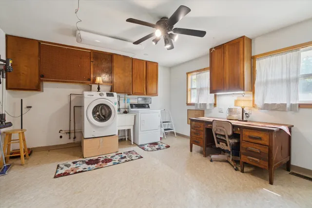 $500,000 | 2611 S Road, Burlington, WI 53105