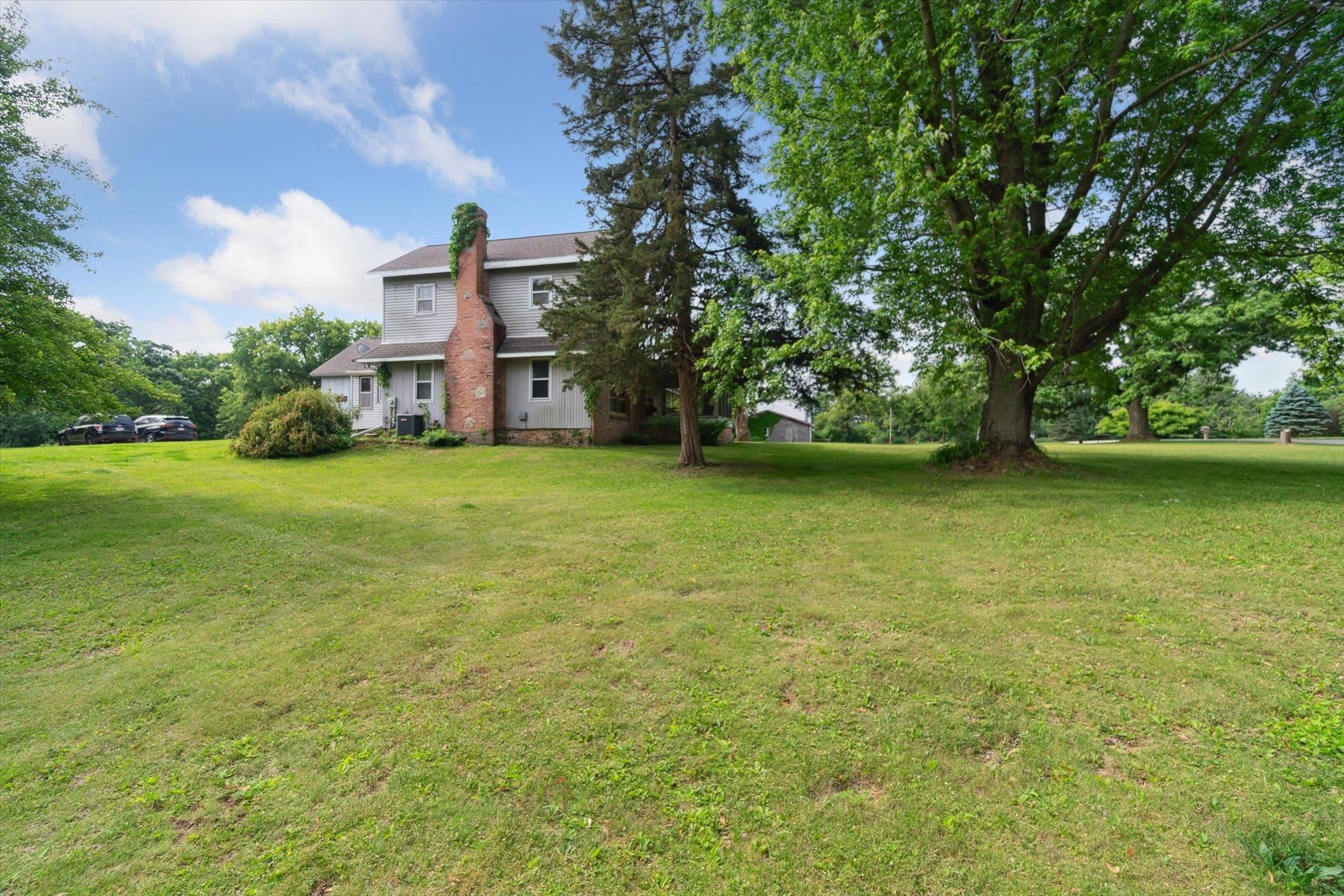 2611 S Road Burlington, WI 53105 - Photo 7 of 78