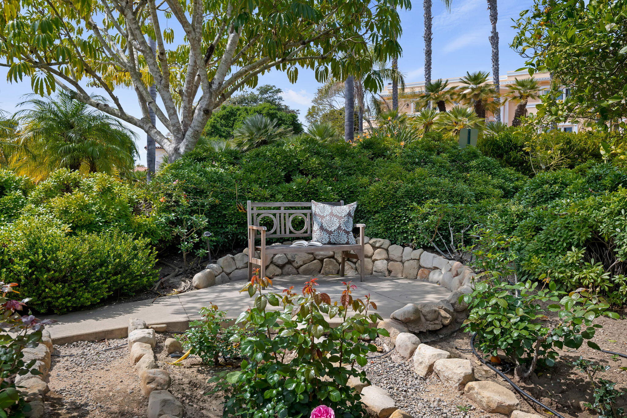 855 Miramonte Drive Santa Barbara, CA 93109 - Photo 55 of 73 81 - Sitting Area