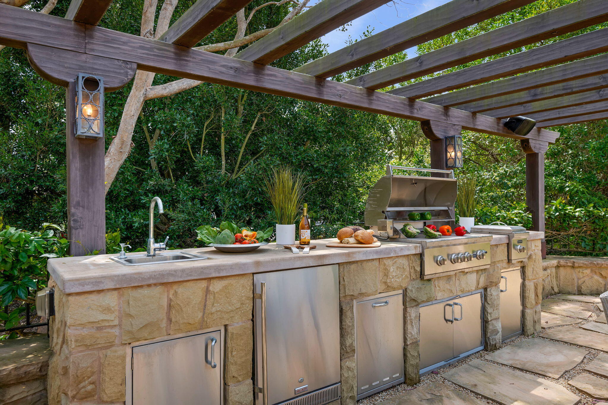 855 Miramonte Drive Santa Barbara, CA 93109 - Photo 9 of 73 78 - BBQ & Picinic Area