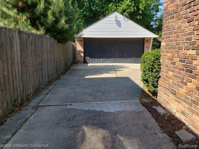 1448 Vernier Road Grosse Pointe, MI 48236 - Photo 3 of 34 20200702_163414 (Small).jpg