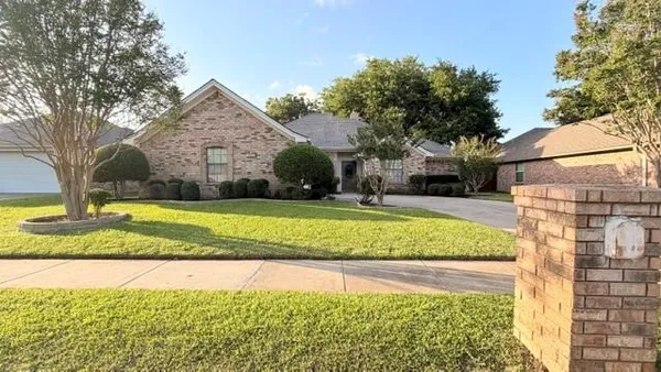 $3,000 | 2509 Woodfield Way, Bedford, TX 76021
