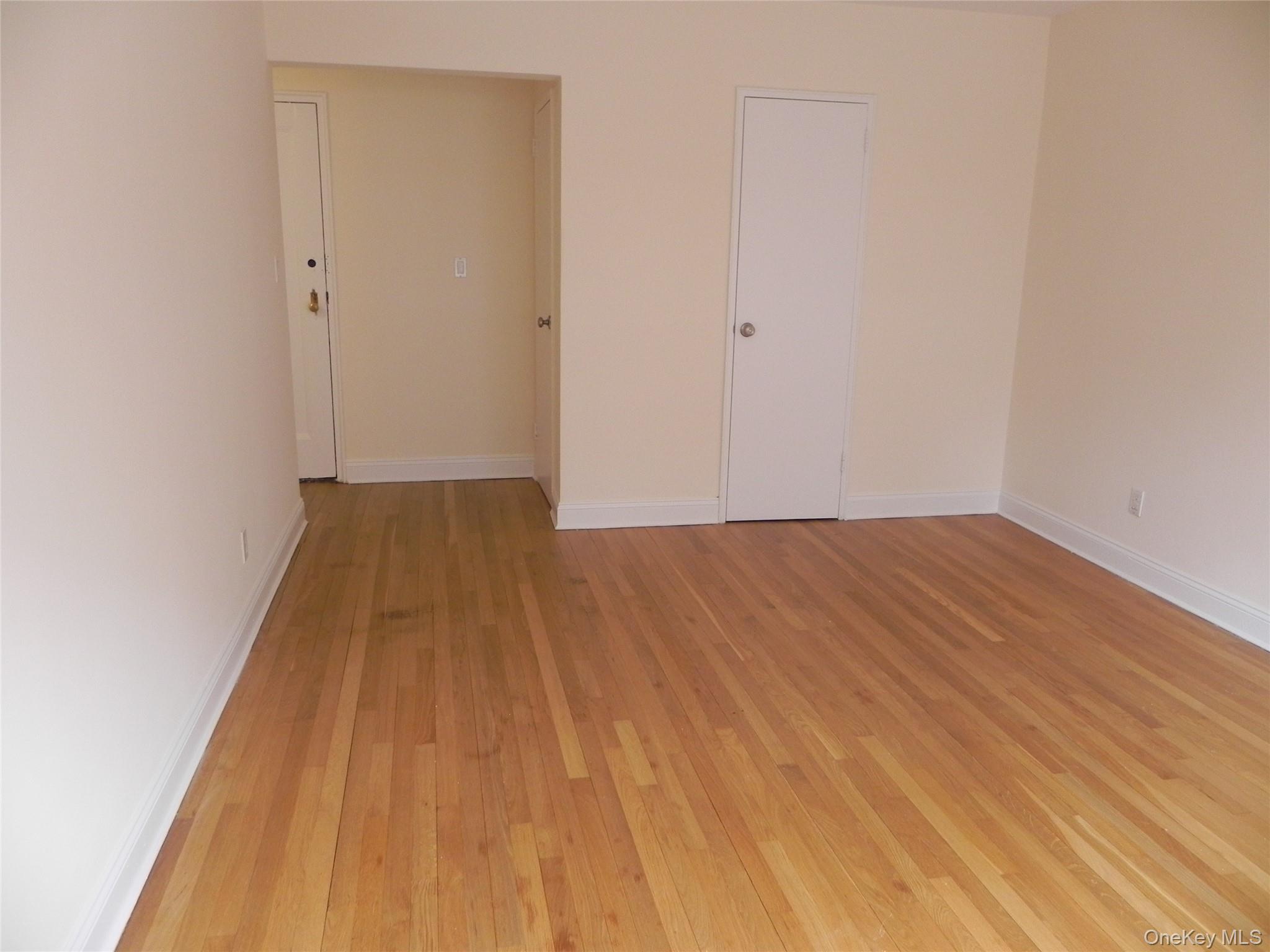 11 Schenck Avenue, Unit 2D Great Neck, NY 11021 - Photo 3 of 12