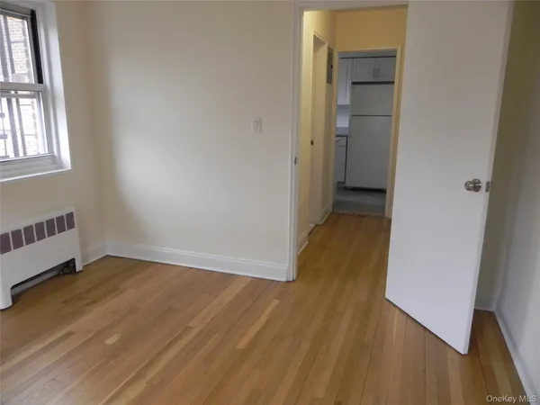 $2,200 | 11 Schenck Avenue, Unit 2D, Great Neck, NY 11021