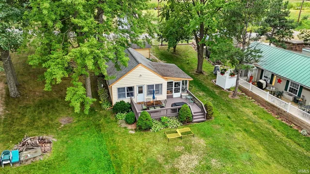 $350,000 | 715 East 680th Street South, Wolcottville, IN 46795