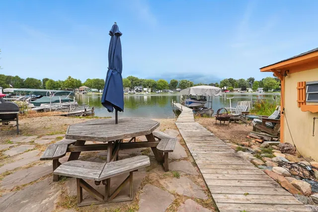 $350,000 | 715 East 680th Street South, Wolcottville, IN 46795