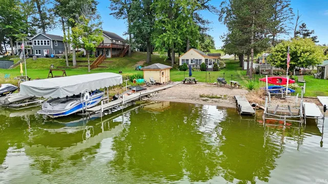 $350,000 | 715 East 680th Street South, Wolcottville, IN 46795