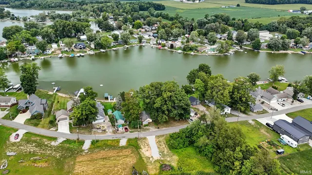 $350,000 | 715 East 680th Street South, Wolcottville, IN 46795