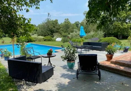 Undisclosed Address, Southampton, NY 11968