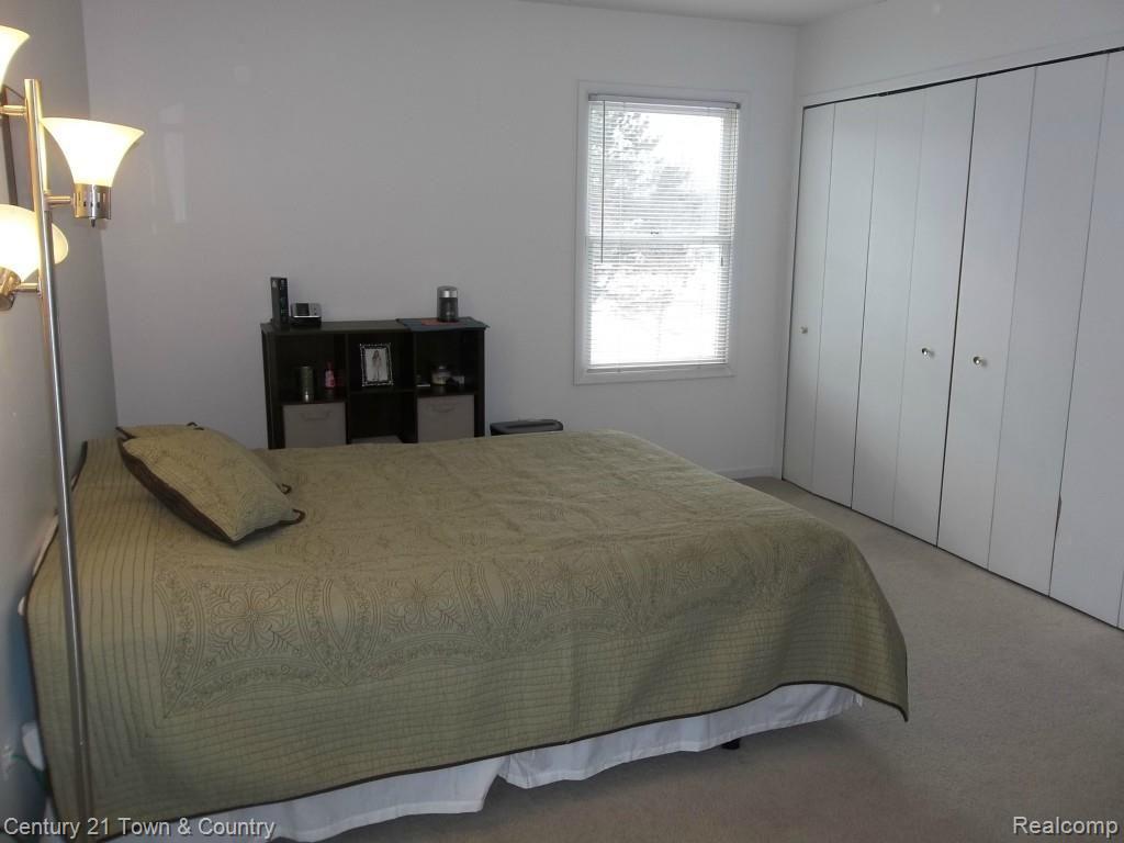 752 Hidden Ridge Drive Troy, MI 48083 - Photo 21 of 49 100_0903.jpg