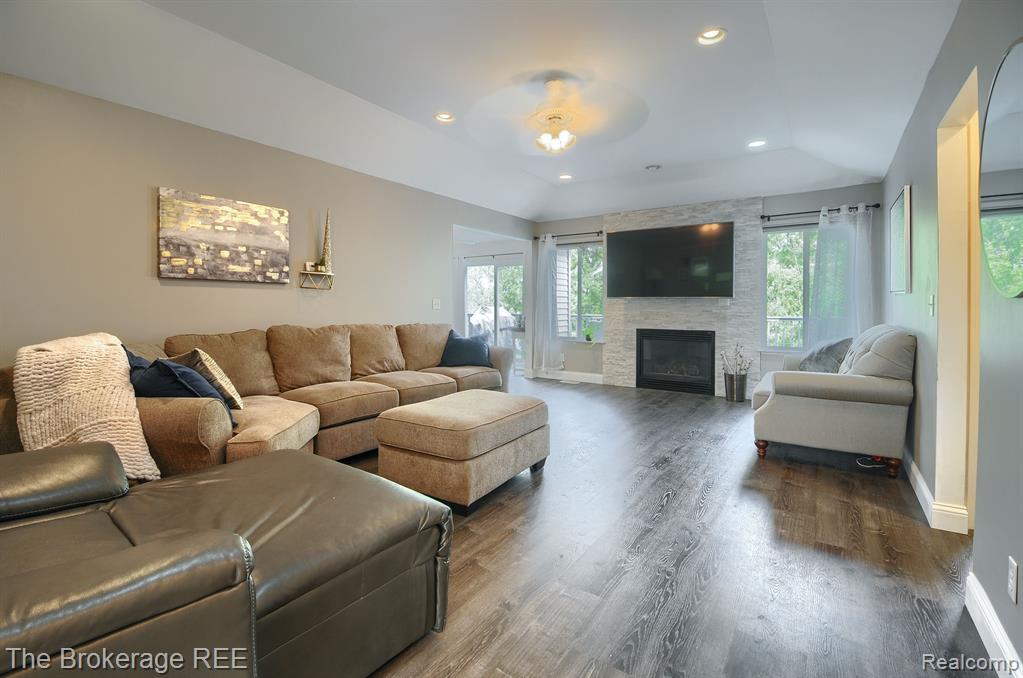 10164 Hawthorne Ridge Road Goodrich, MI 48438 - Photo 8 of 49