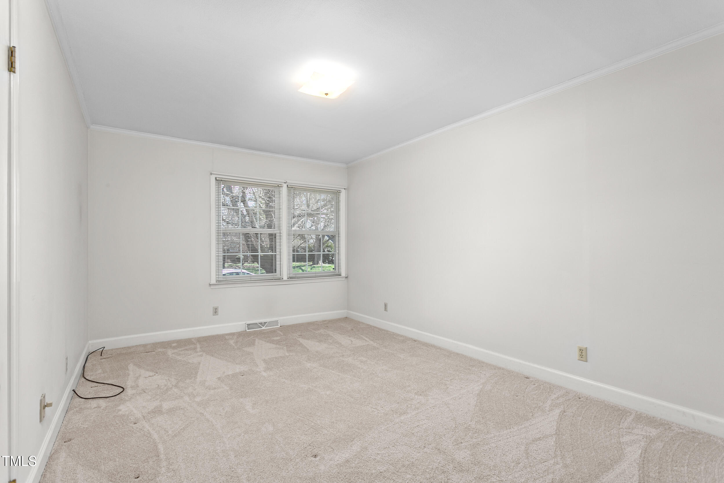 2103 Huntington Road Burlington, NC 27215 - Photo 18 of 36 2103 Huntington Road-16