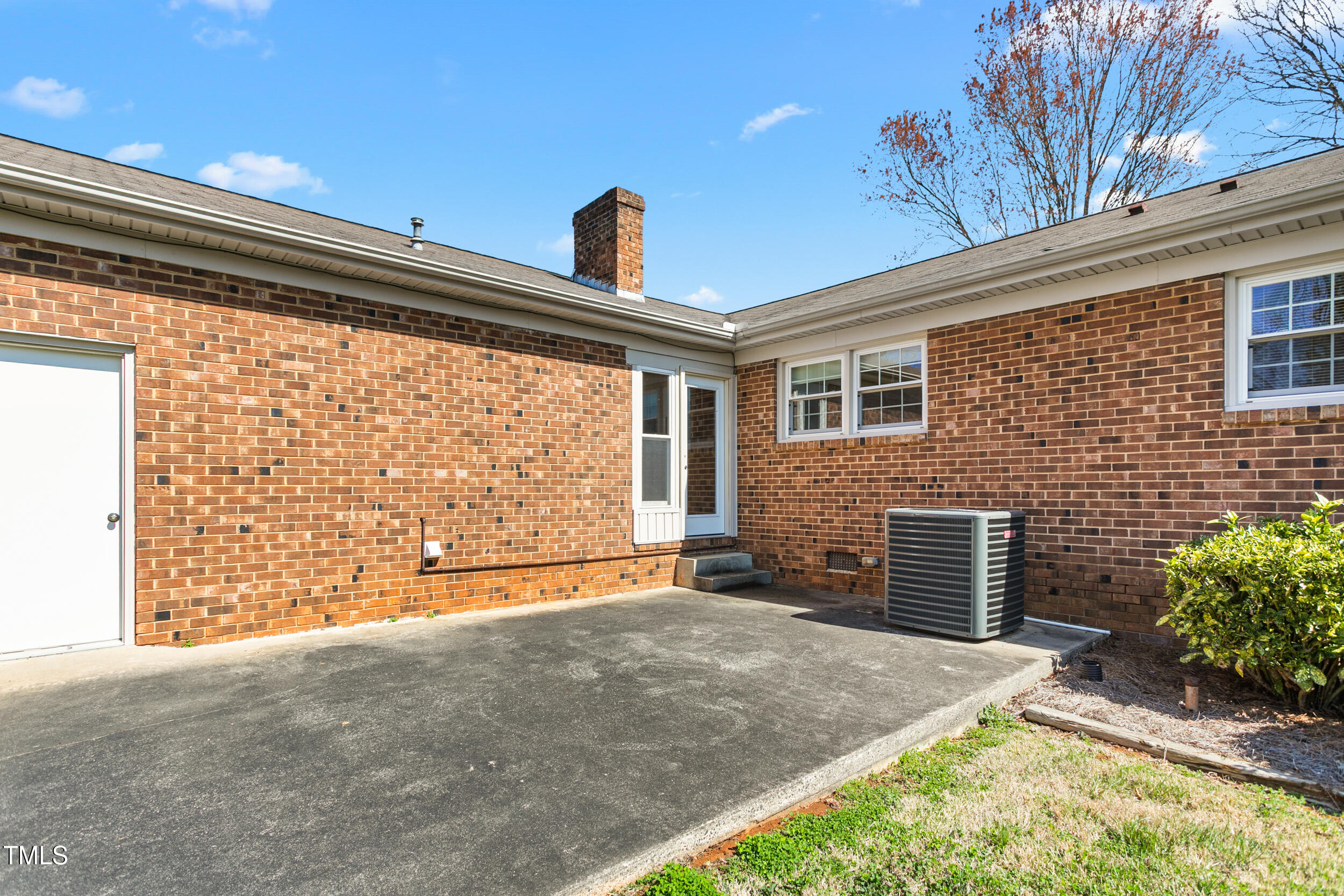 2103 Huntington Road Burlington, NC 27215 - Photo 33 of 36 2103 Huntington Road-31