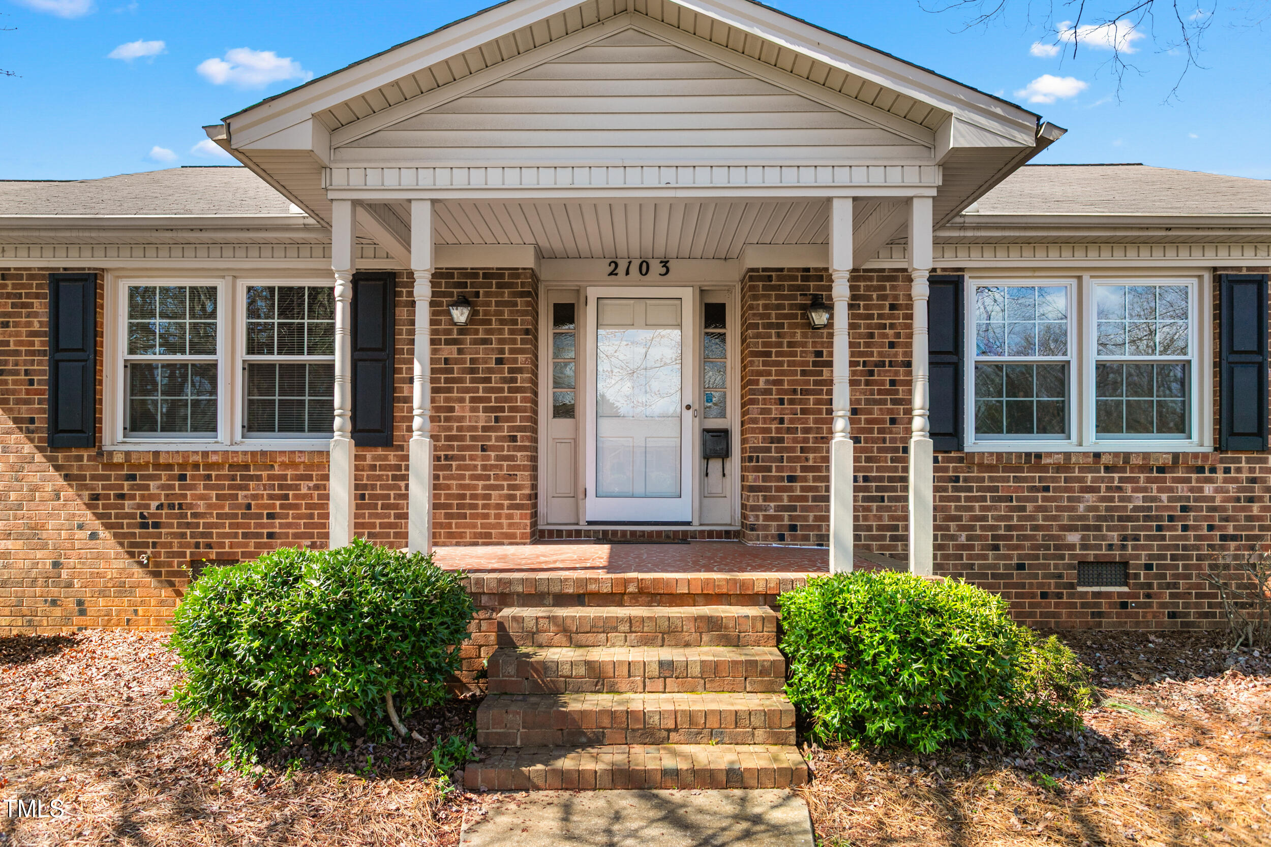 2103 Huntington Road-4
