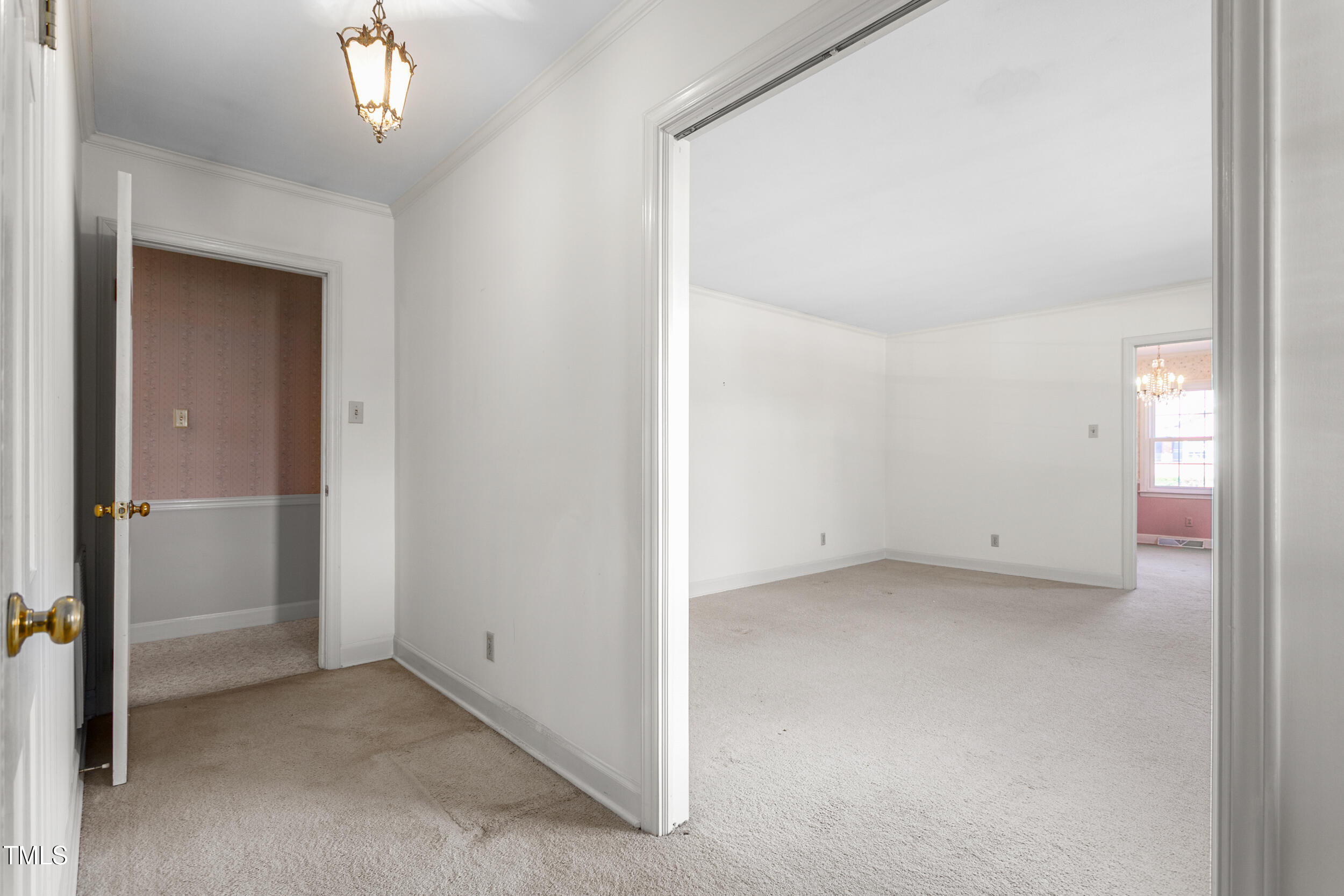 2103 Huntington Road-5