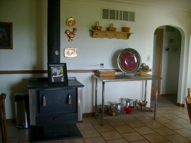 16107 Red Shale Hill Road Pekin, IL 61554 - Photo 4 of 9