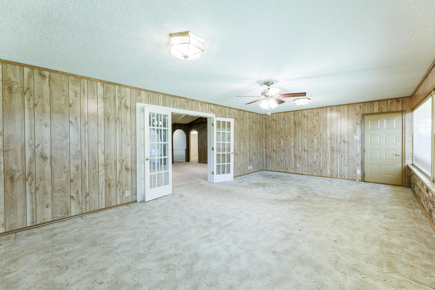 4419 79th Street Lubbock, TX 79424 - Photo 21 of 47 Spacious Sunroom