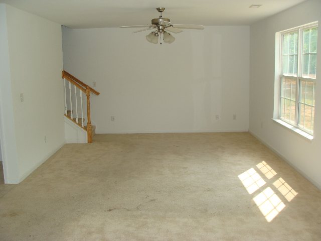 130 Catterick Way Fountain Inn, SC 29644 - Photo 4 of 5 Gallery Image 4