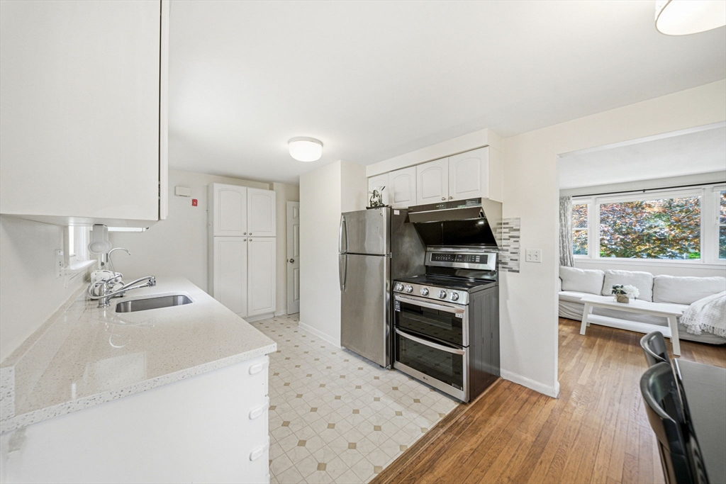 18 Bradford Road, Unit 18 Winchester, MA 01890 - Photo 7 of 28