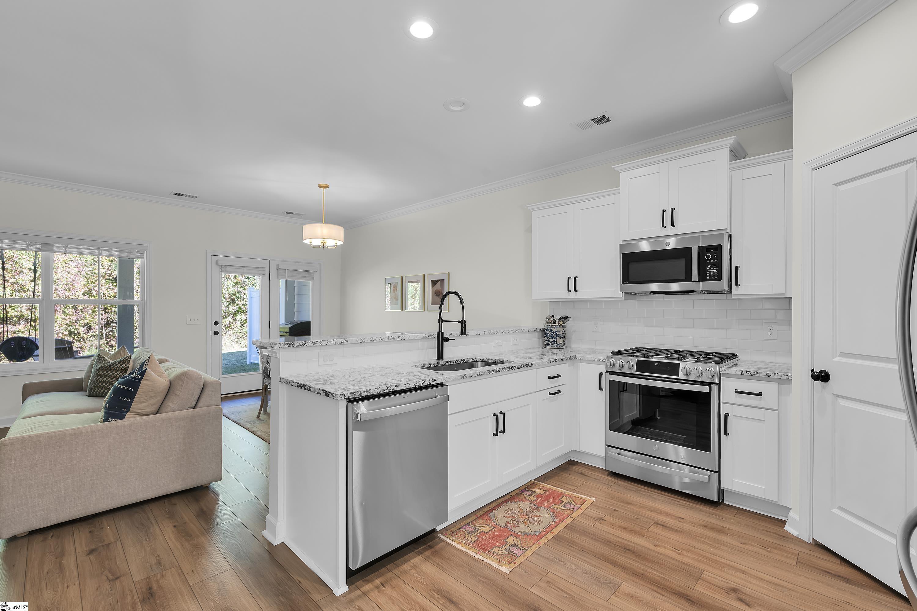 365 Nettle Lane Greenville, SC 29607 - Photo 3 of 27